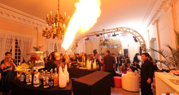 hire a flair bartender