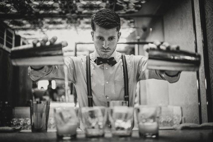 hire a cocktail bartender